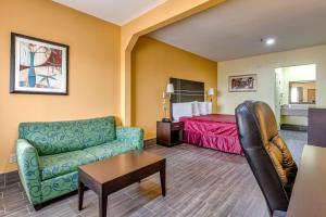 King Room - Non-Smoking room in Quality Inn - Brownsville