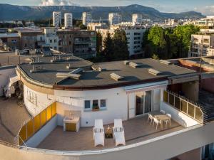 Sunny Rooftop