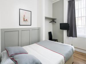 Standard Double Room room in OYO Kings Hotel