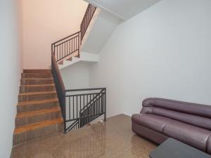 RedDoorz @ Kertajaya Surabaya