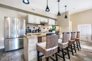 Modern 5BR Condo in NOLA