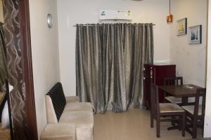 SKY GATE HOTEL Near Apollo MAIN, Womens & Childrens US Consulate Sankara Netralaya Goethe Institute PrestigePalladium Shastri Bhavan Senmozhi Poonga Raj Ratnam Stadium TAJ Coromandal India Oil Bhavan Dr Mohans Diabetics VAC Chennai