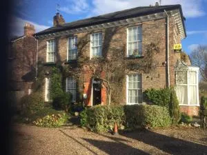 Holly Lodge - Gate Fulford