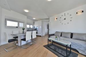 Jozy 2 modern sea view apartment 