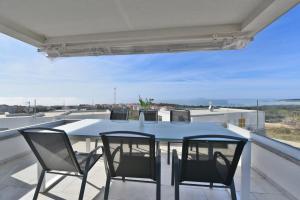 Jozy 2 modern sea view apartment