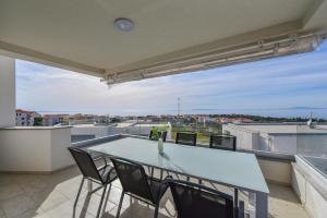 Jozy 2 modern sea view apartment