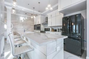 Stunning Penthouse in the Heart of the City