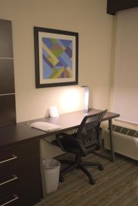 Holiday Inn Express Anderson I-85 - Exit 27- Highway 81 by IHG