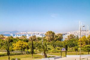 Athens luxurious apartment - sea view!
