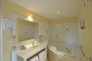 Hotels Le Marius : photos des chambres