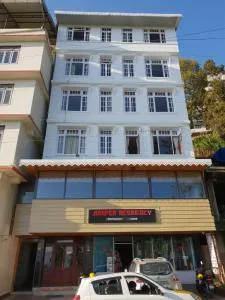 Juniper Residency Hotel - Damthang
