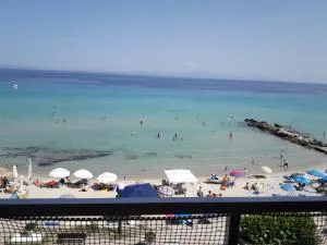 Seaside apartment,just on the beach, unique view - Kallithea Halkidikis