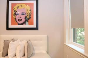 A Stylish Stay w a Queen Bed, Heated Floors.. #35