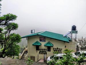 Green Roof Hotel