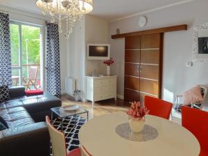 Bedroom Apartments Bałtycka 11m19 z garażem przy lesie