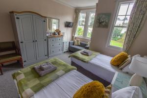 Super King or Twin Room room in Harbour Heights Guest House