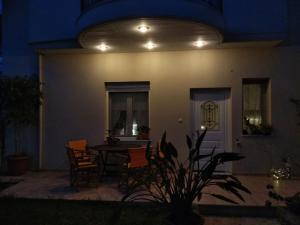 Diamants Place with Treehouse Garden