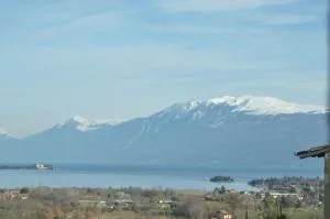 B&B Casa Santa Lucia - مانربا ديل جاردا