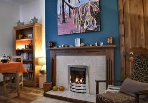 Lycia Rooms + - Bunchrew