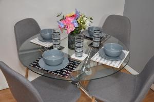 Croydon apartment with parking