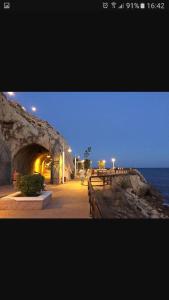 STUDY NEAR MALAGA AND THE BEACH