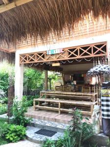 Meno Madia Bungalows