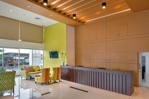 Whiz Prime Hotel Megamas Manado