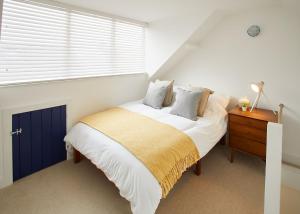 Host Stay Harbour Cottage