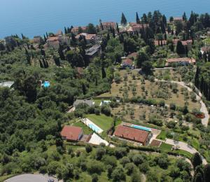 Villa Albachiara, Private Luxury villa with private pool and lake view, Villák Gardone Riviera - big - 11