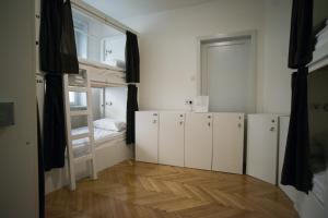 Bed in 6-Bed Dormitory Room room in The Good Place Hostel