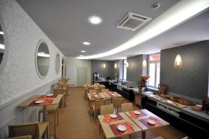 Hotels LOGIS Hotel de Bourgogne - Macon : photos des chambres