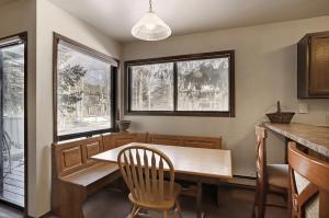 1125 Flying Dutchman Condo