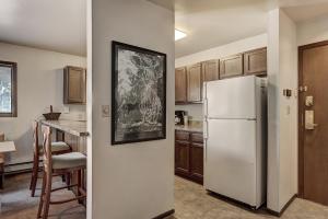 1125 Flying Dutchman Condo