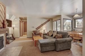 1125 Flying Dutchman Condo