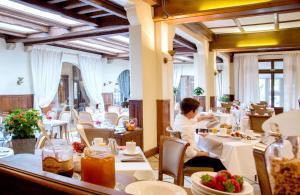 Hotels Relais des Trois Chateaux Hotel-Restaurant : photos des chambres