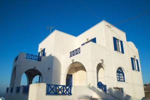 Villa Eva with Panoramic view Santorini Greece