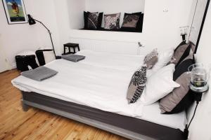 Double Room with Private Bathroom room in City Backpackers Hostel