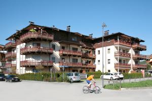EXCLUSIVE APARTMENTS - inclusive Zell am See-Kaprun Sommerkarte und unbegrenztem Tauern SPA Eintritt - 4-star hotels in Kaprun