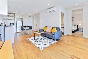 Family-Loved Modern Apt In Box Hill Central