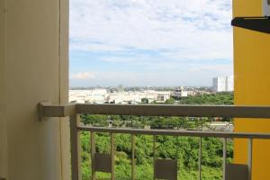 Furnished Studio Apartment The Springlake Summarecon Bekasi By Travelio