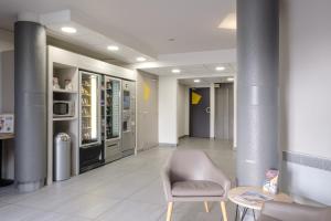 Hotels B&B HOTEL Calais Centre St Pierre : photos des chambres