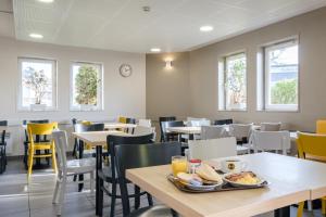 Hotels B&B HOTEL Calais Centre St Pierre : photos des chambres