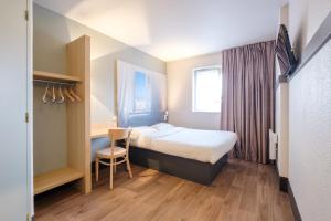 Hotels B&B HOTEL Calais Centre St Pierre : photos des chambres