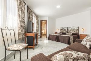 Triple Room room in Hotel La Parrita