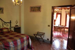 Suite with Garden View room in Villa Rigacci Hotel
