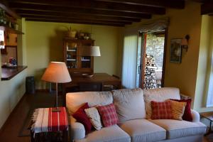 Casa adosada con gran jardín en Fontanals