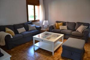 Amplio apartamento con piscina en LlĂvia