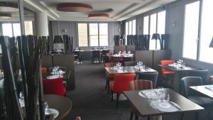 Hotels Le Grand Hotel de la Marine : photos des chambres