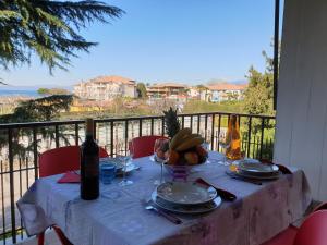 CabĂ Holiday Bardolino Santa Cristina