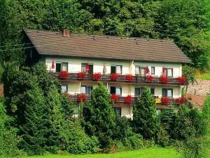 Pension Waldfrieden - Zell am Harmersbach